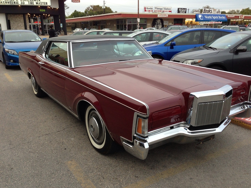 Illustration for article titled This Lincoln Continental Mark III Is A Massive American Pimpmobile